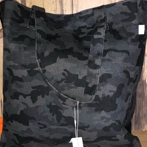 Quilted koala upright bag black camo